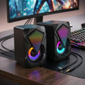 Caixinha de Som PC Gamer Potente com Iluminação RGB, Alto Falante Estéreo para Computador e Notebook, Entrada USB e P2 com Cabo Controle de Volume, Ideal Setup Gamer, Home Office - Premium